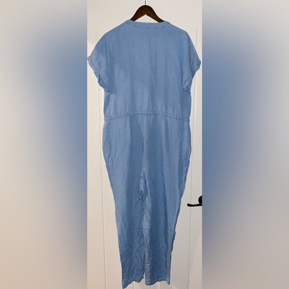 NEW Vero Moda Liliana Chambray V-Neck Blue Button Up Jumpsuit Women Size 12/32 - Picture 3 of 7